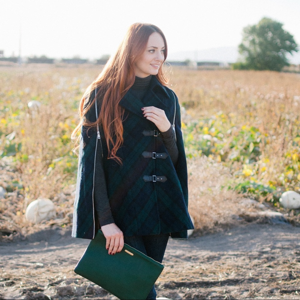 Blue & Green Plaid Zip Cape Quaint by Durlana Quantas